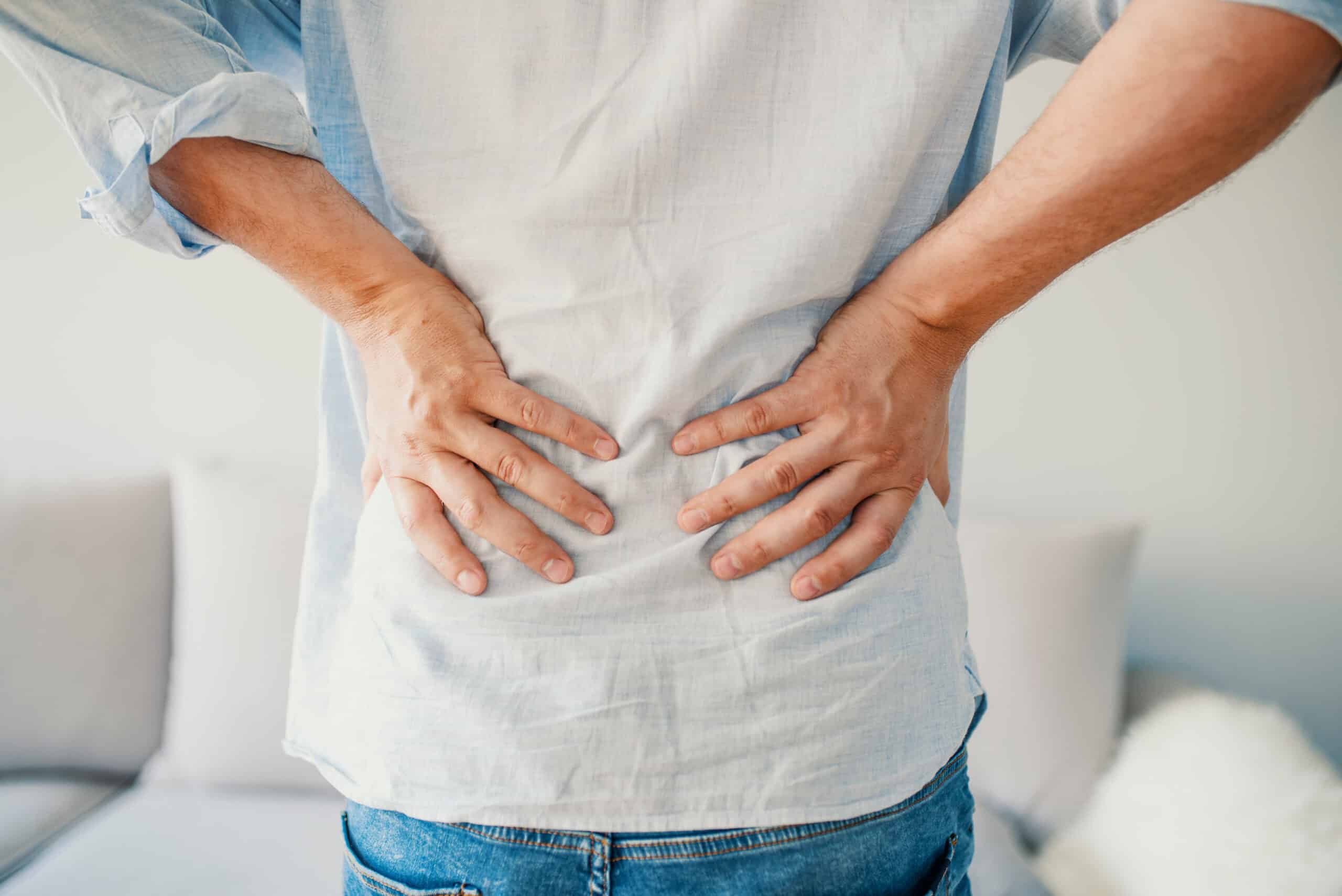 Leggeri esercizi di stretching per la schiena, esercizi per raddrizzare la schiena