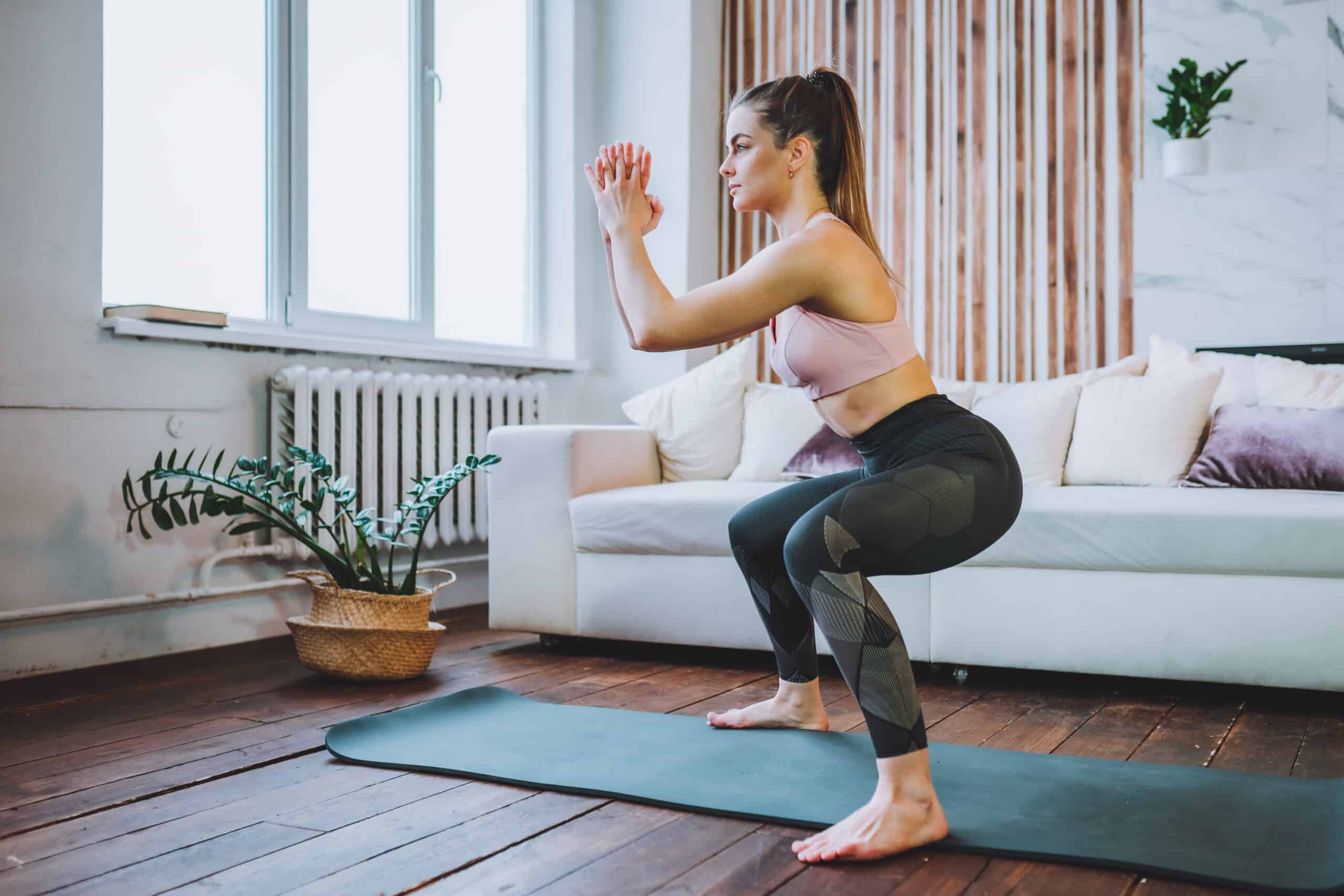 Squat profondo per sbloccare il corpo