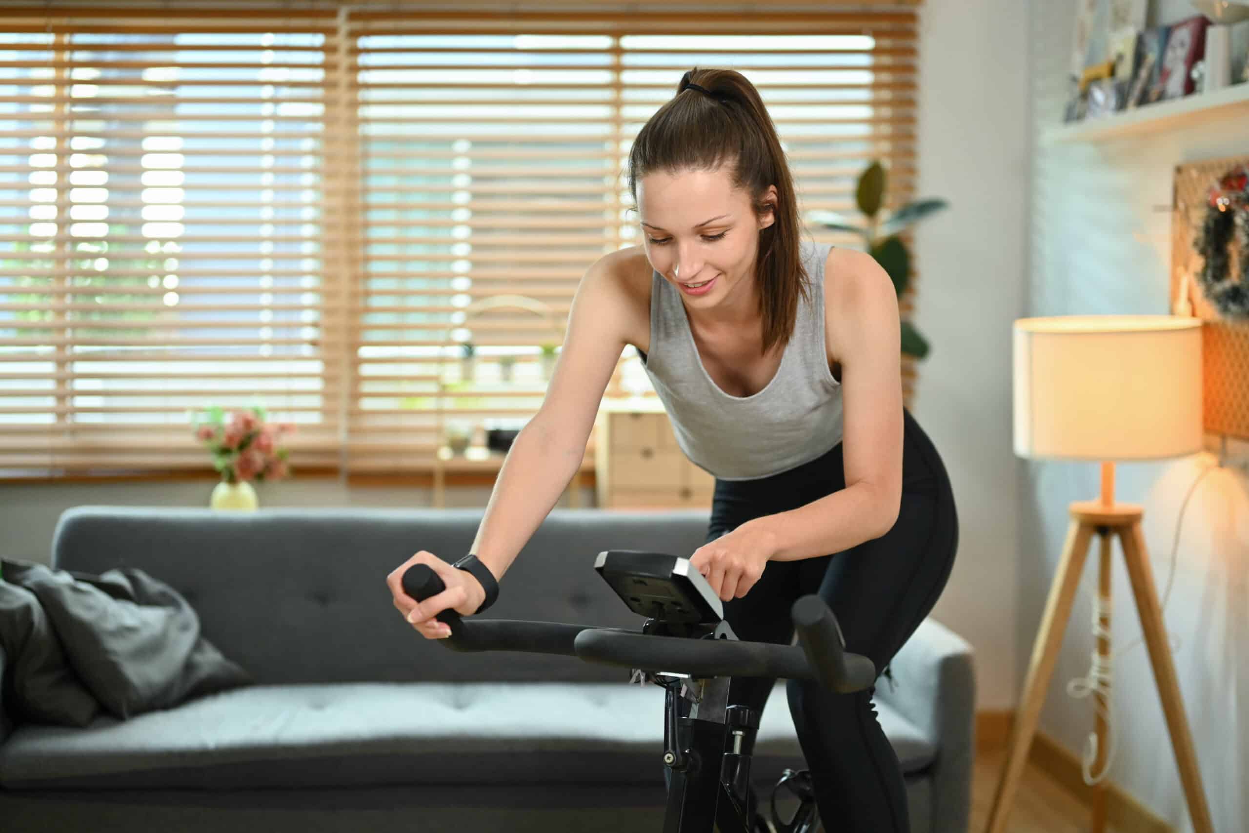 benefici della bicicletta da appartamento
